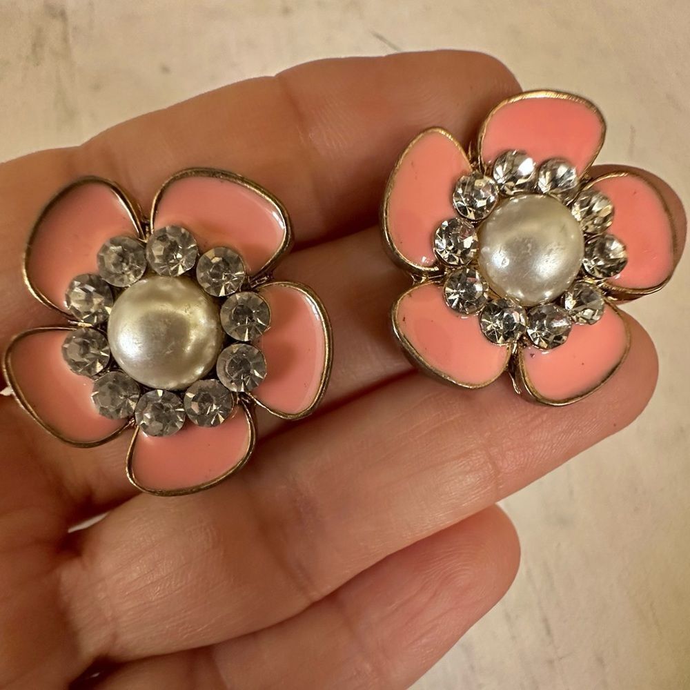 Pink rhinestone faux pearl post earrings